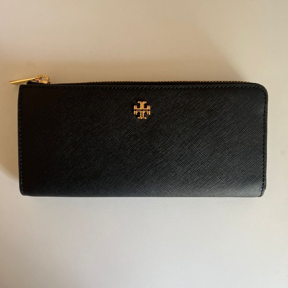 Tory Burch Black Zip Wallet NWT